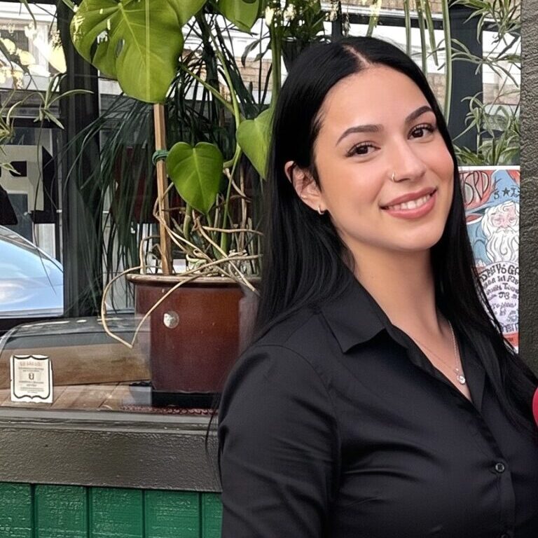 Paloma Shepherd - Headshot picture